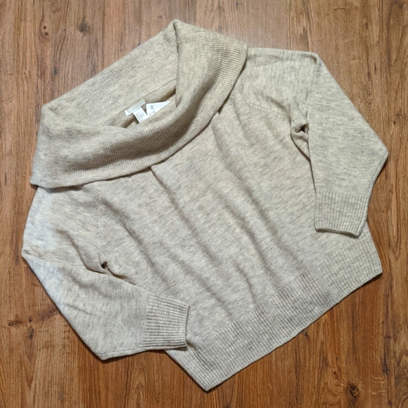 H&M Sweaters - Oversized off shoulder sm